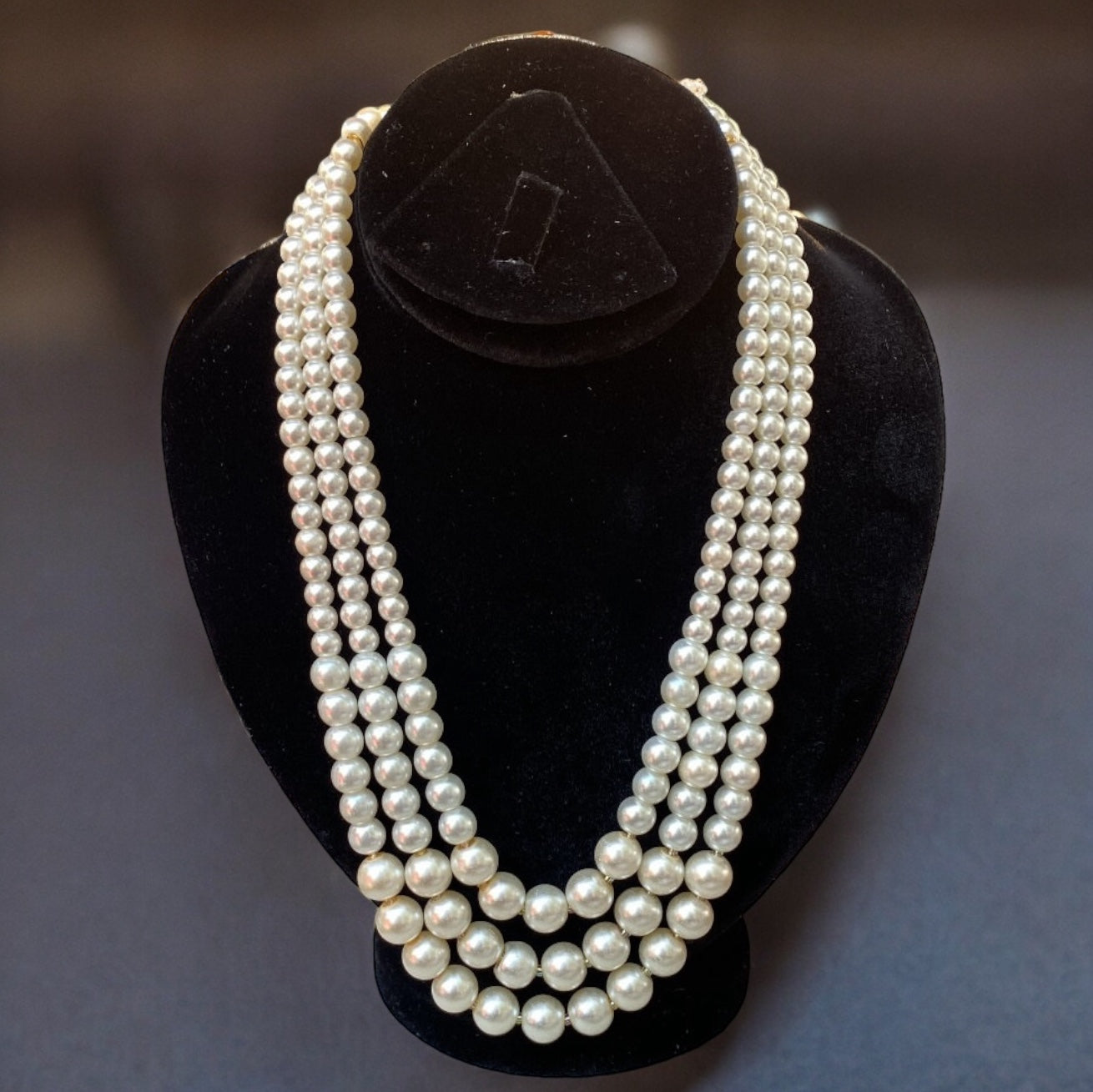 Valeria - Tripple Layer Pearl Necklace